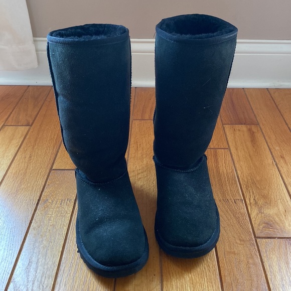 Like new Black Classic tall Ugg’s - Picture 2 of 4
